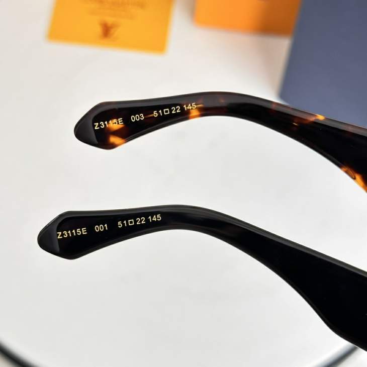 Picture of Louis Vuitton Sunglasses _SKUfw77169826fw